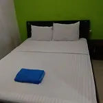 Spot On 92658 Wisma Parakita Syariah Near Rs Faisal Patalasang