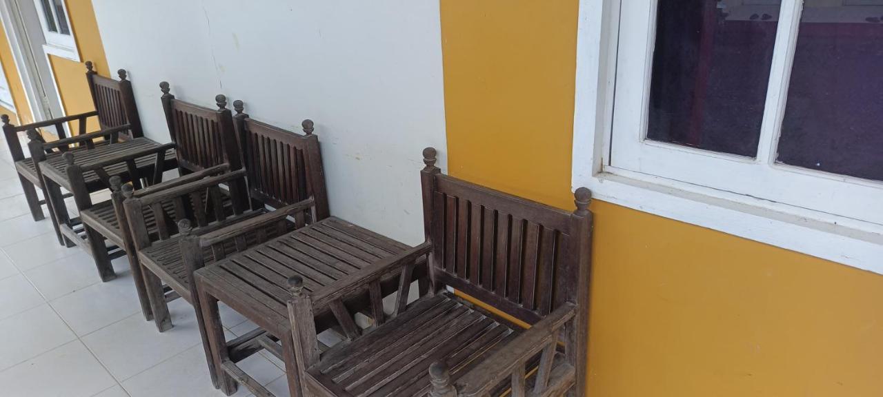Hotel Spot On 92658 Parakita Syariah Near Rs Faisal Patalasang Makassar